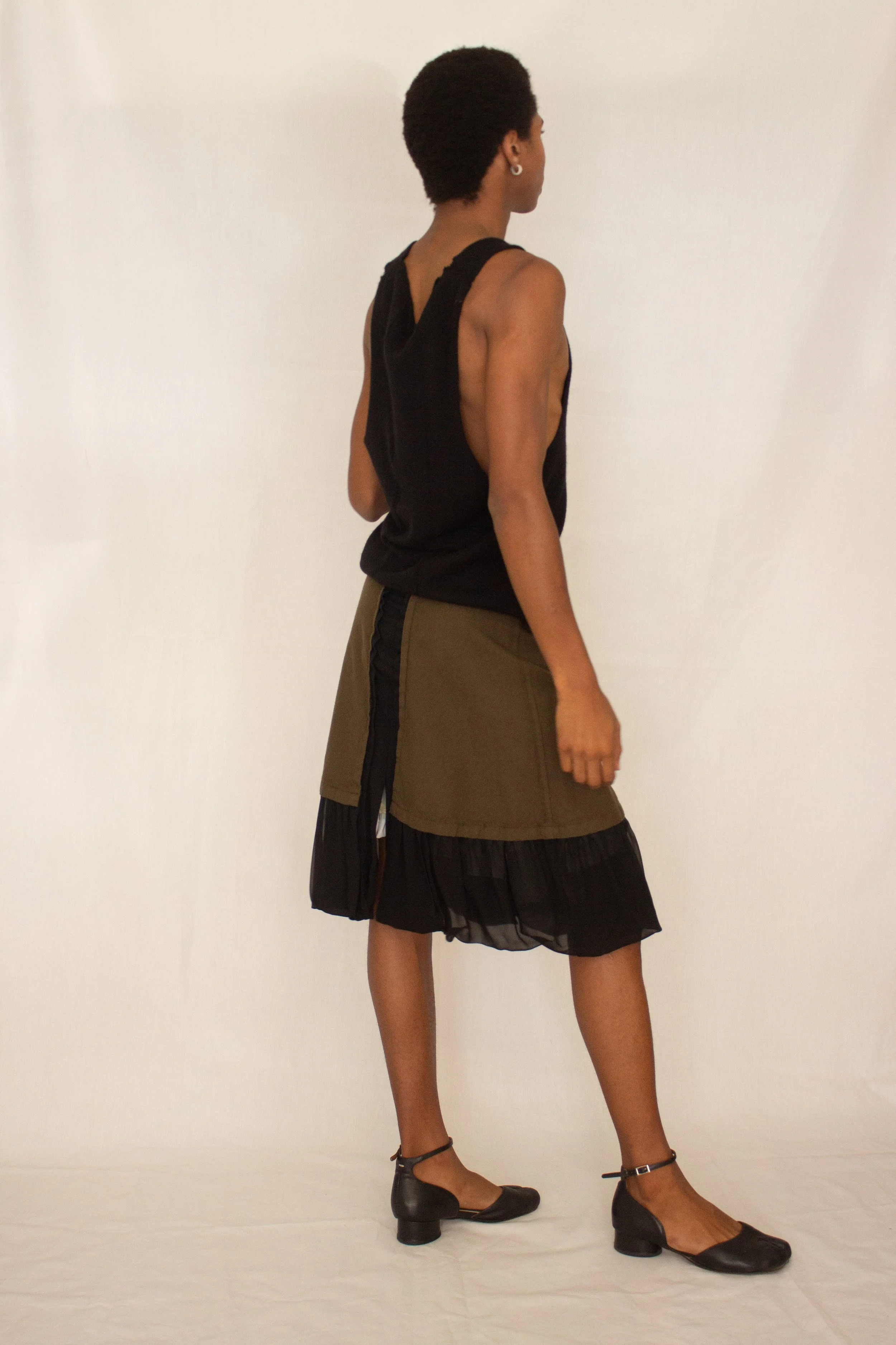 raquel allegra and comme skirt (5 of 6).jpg