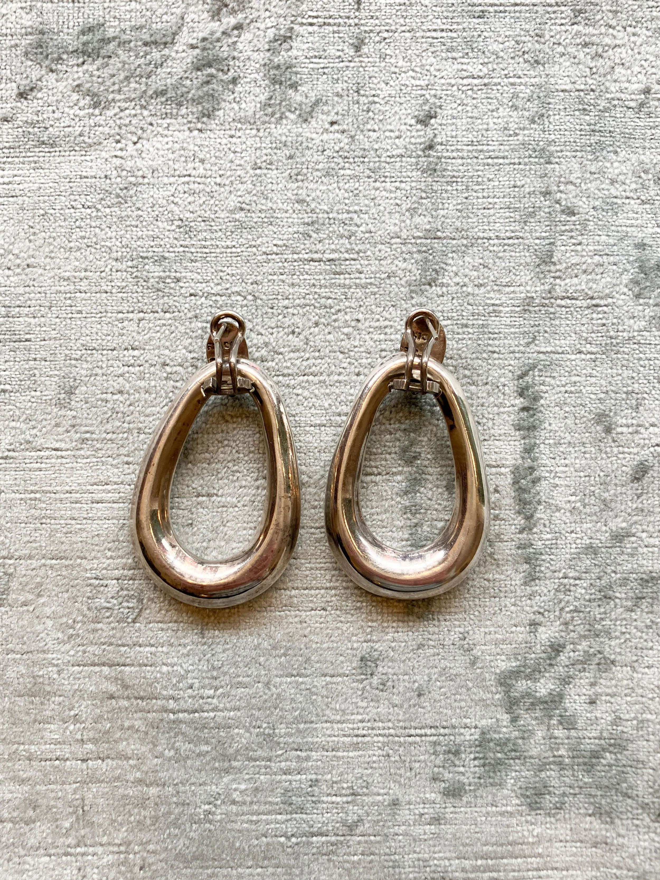 dangle hoop (3 of 5).jpg