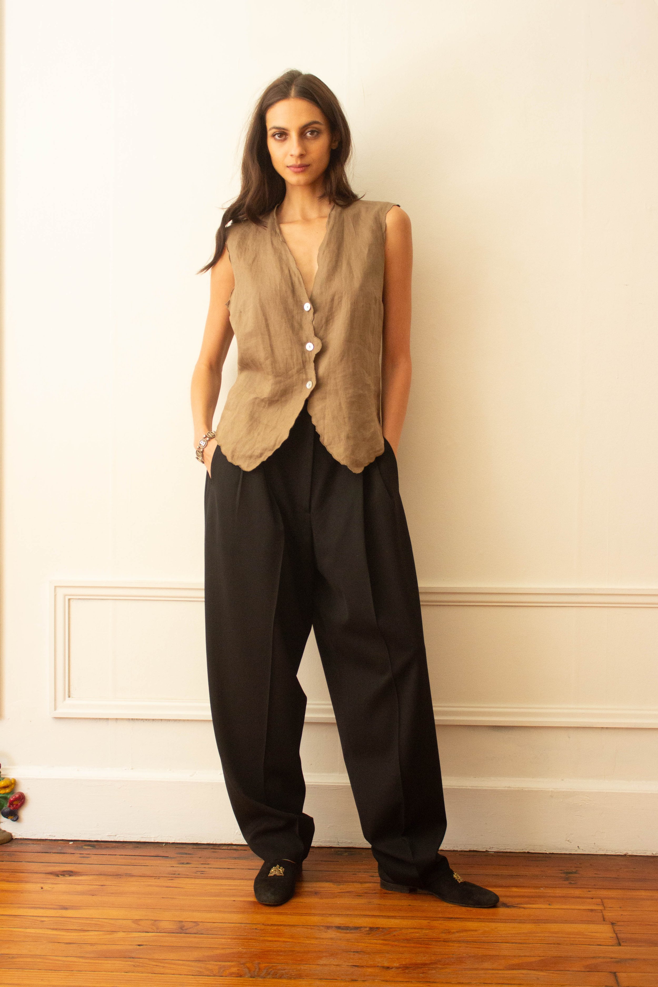 linen vest (1 of 1).jpg