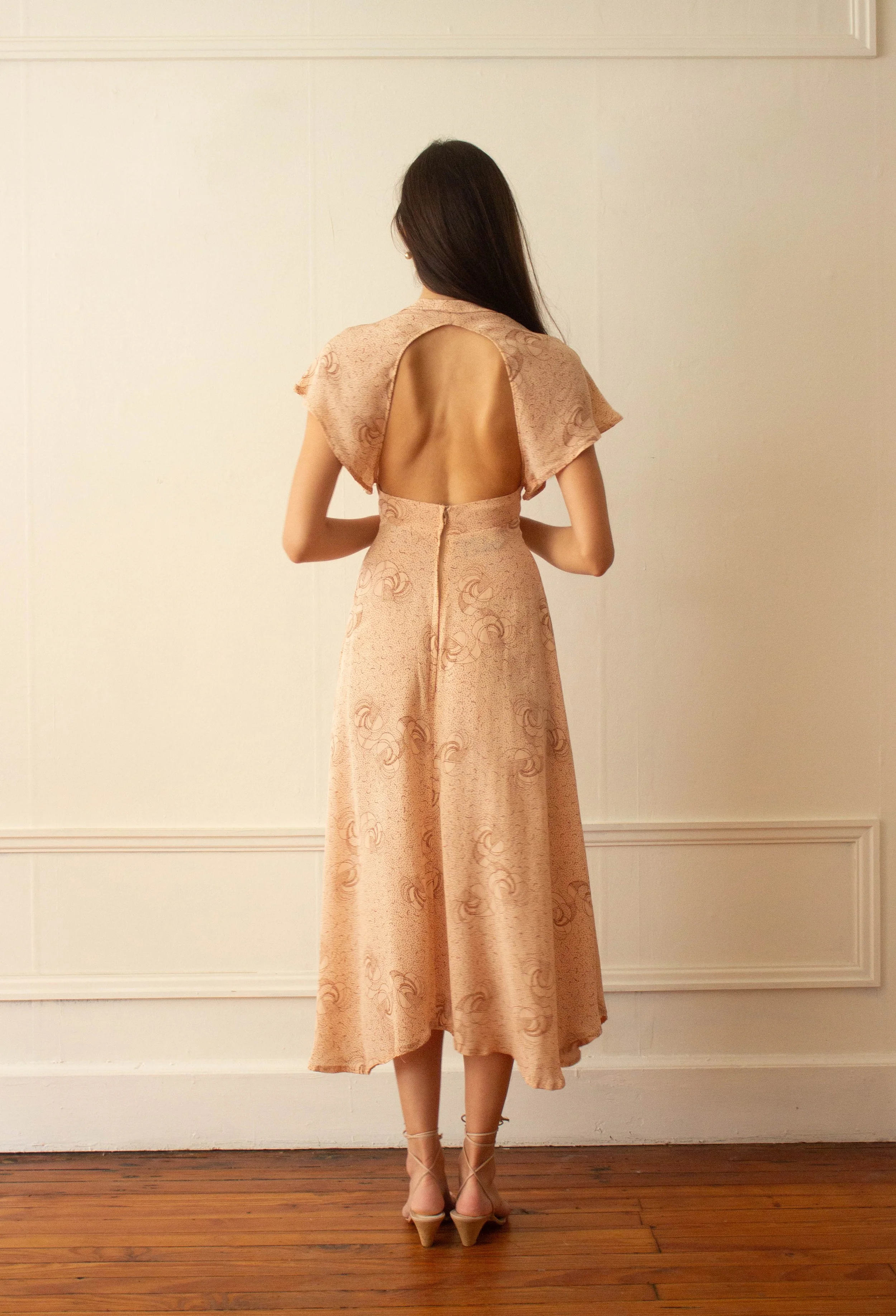 bus stop dress (11 of 13).jpg