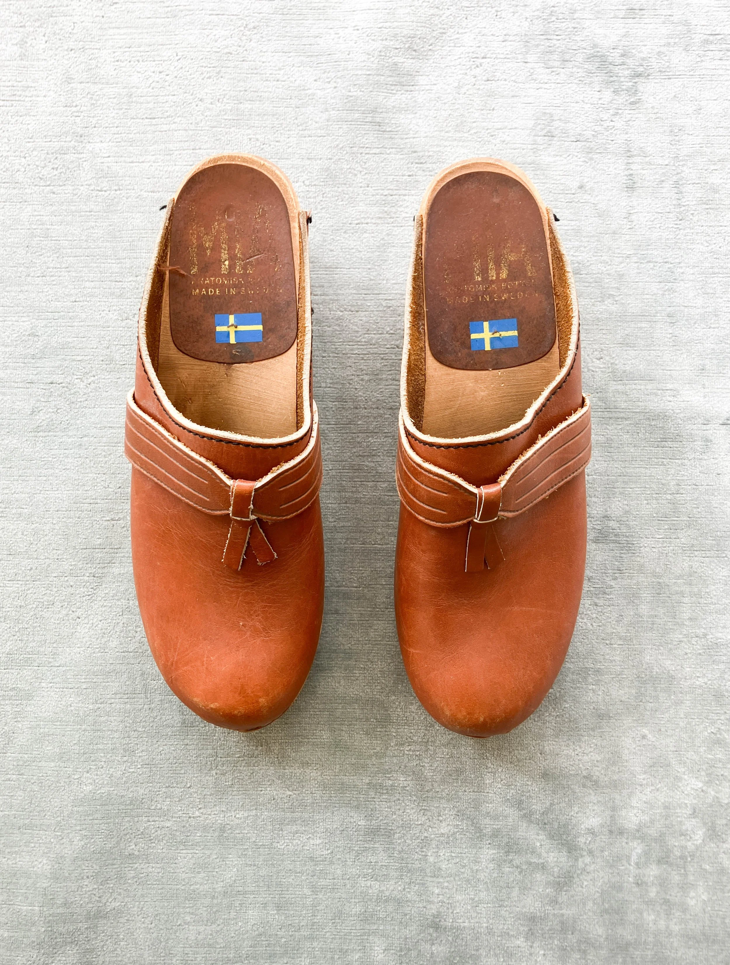 leather clogs (2 of 3).jpg