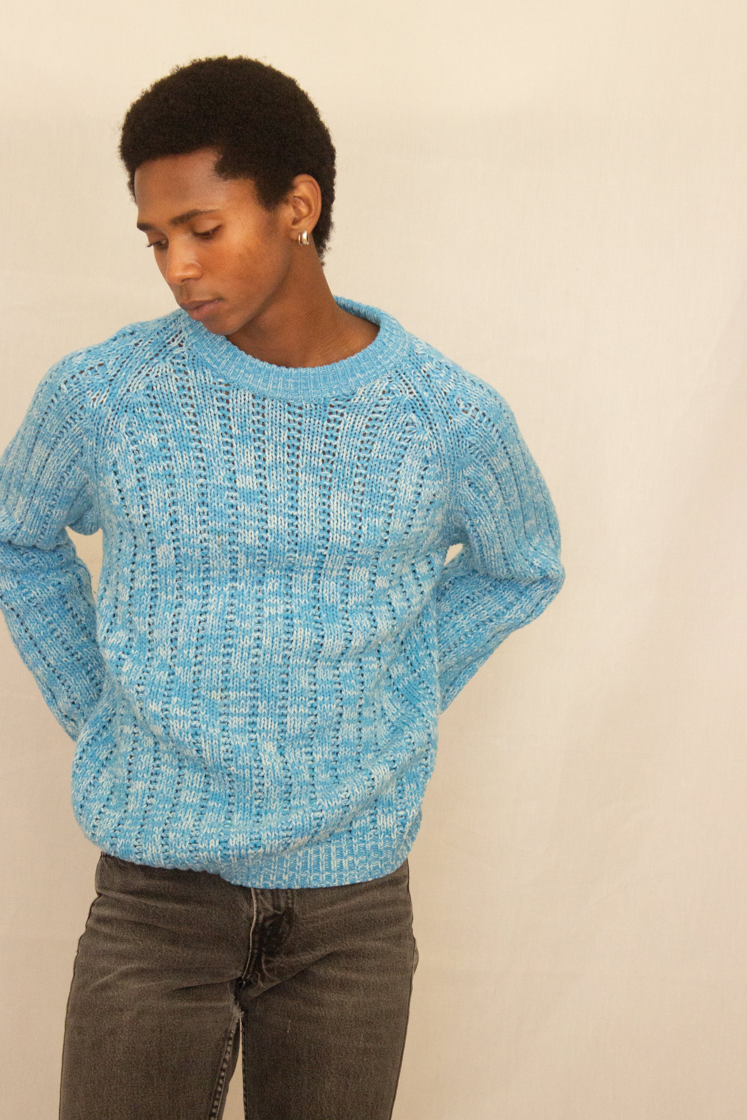 blue sweater and levis (4 of 8).jpg