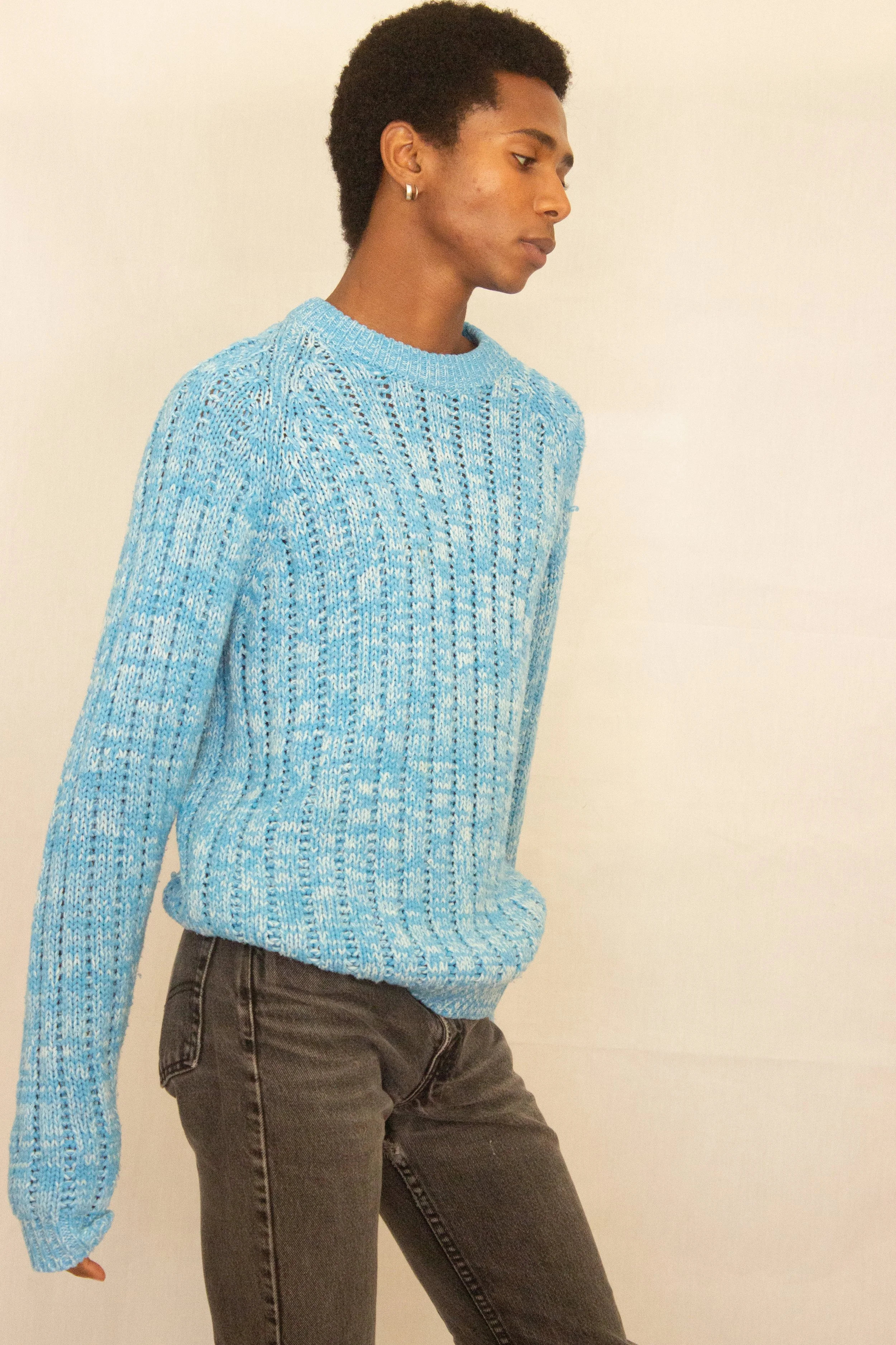 blue sweater and levis (5 of 8).jpg