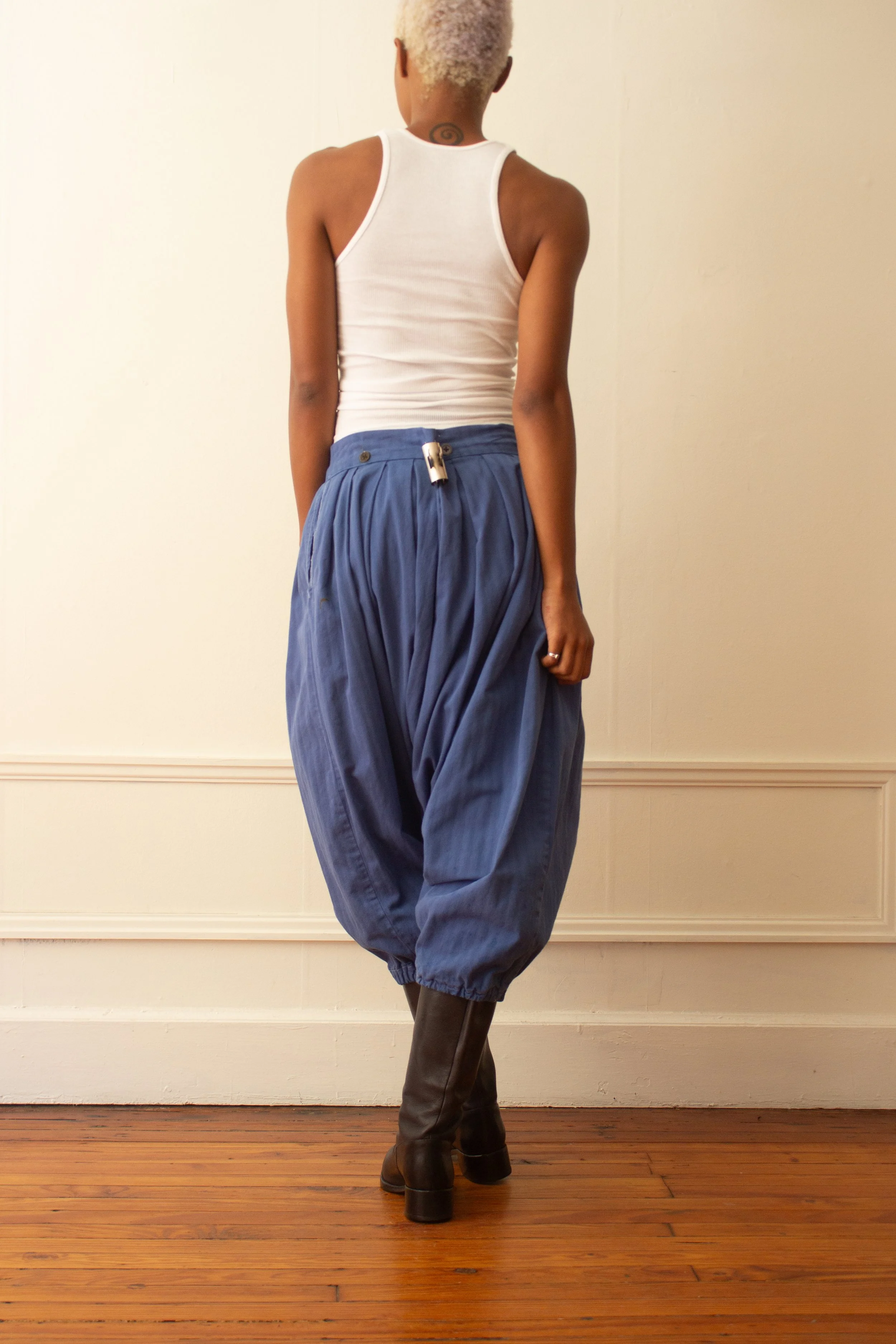 drop crotch pants (2 of 4).jpg
