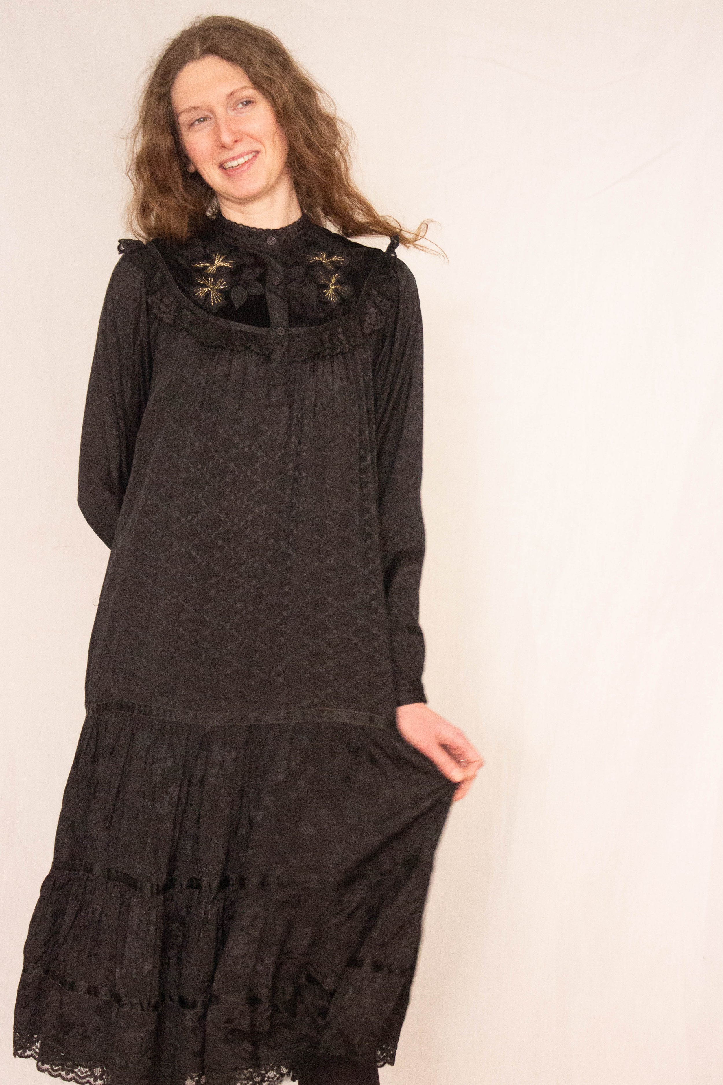 indian gold embroidered dress (2 of 8).jpg