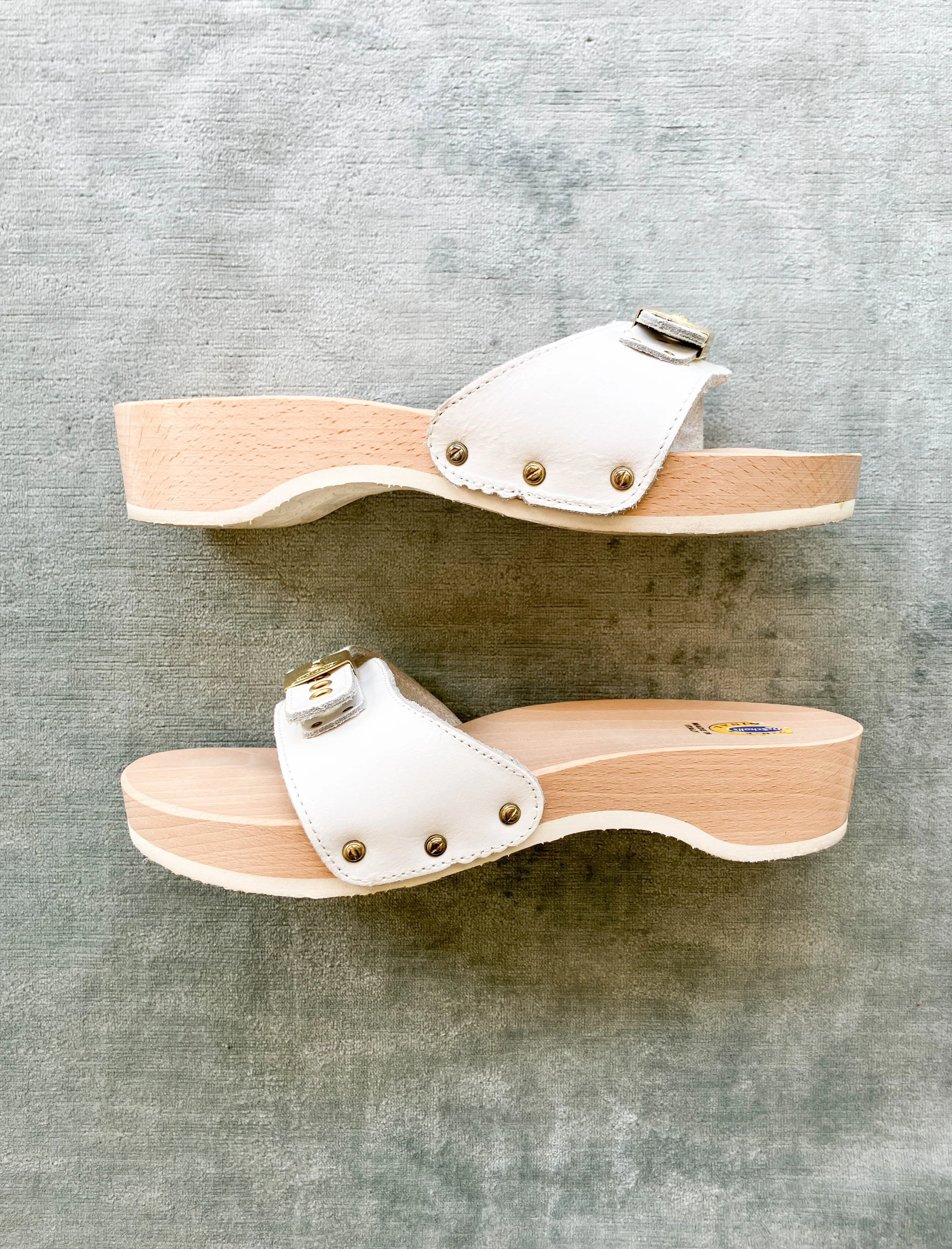 doctor scholls white (2 of 8).jpg