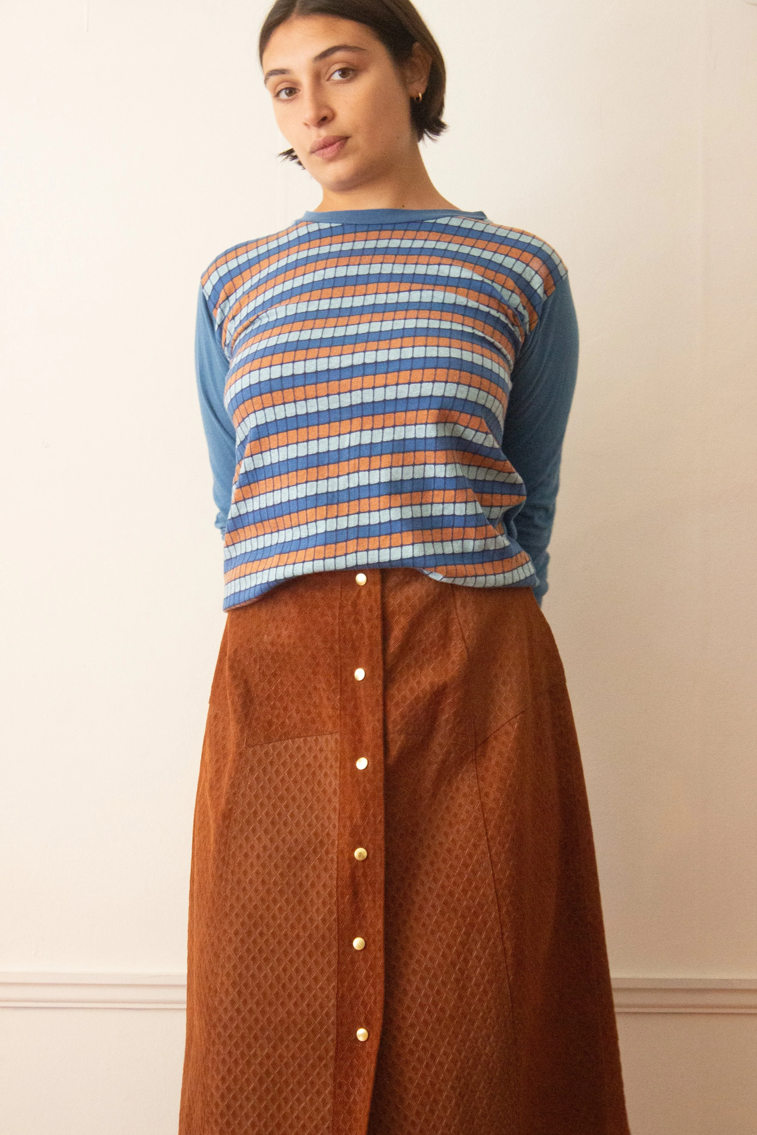 blue tee and suede skirt (2 of 4).jpg