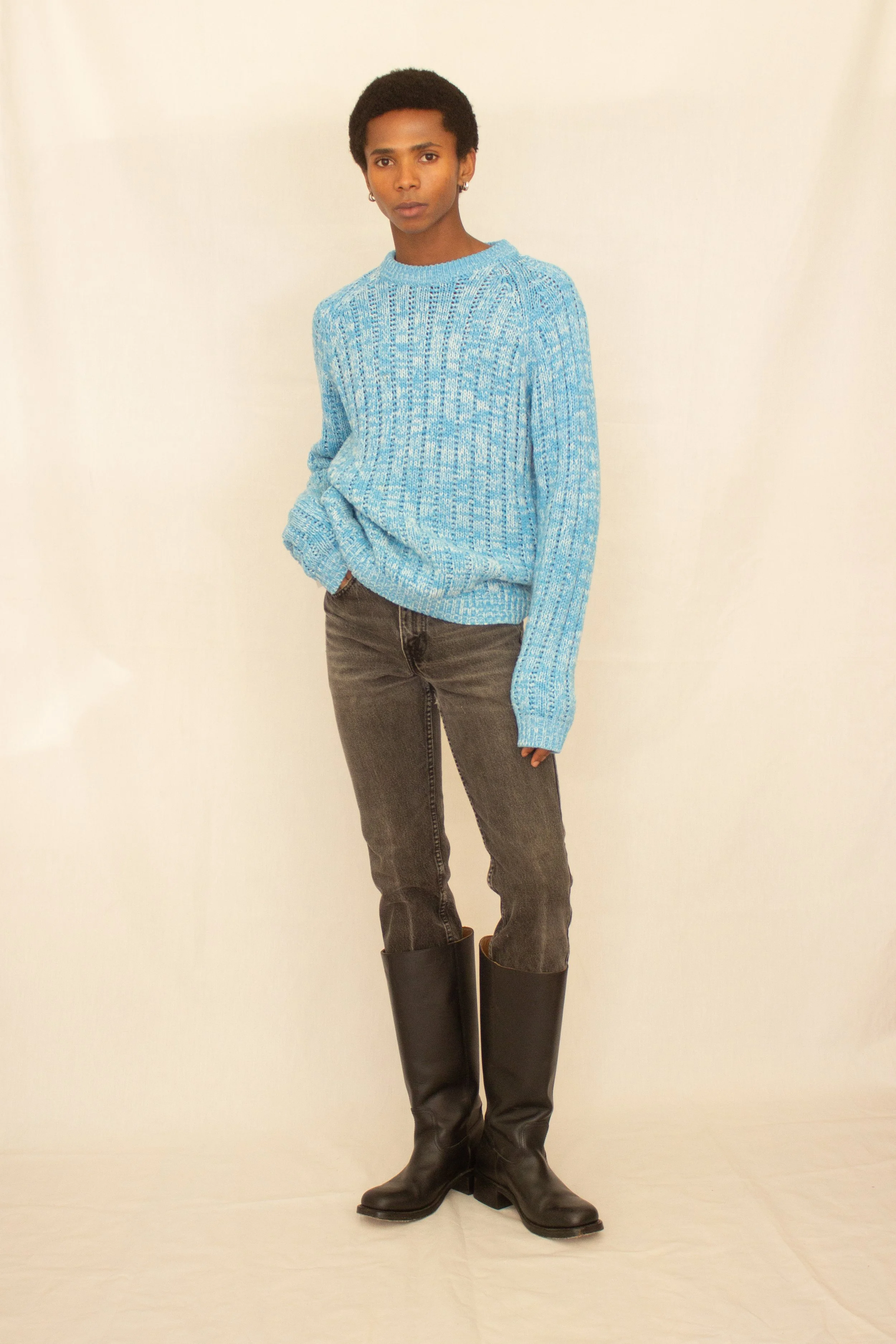 blue sweater and levis (3 of 8).jpg