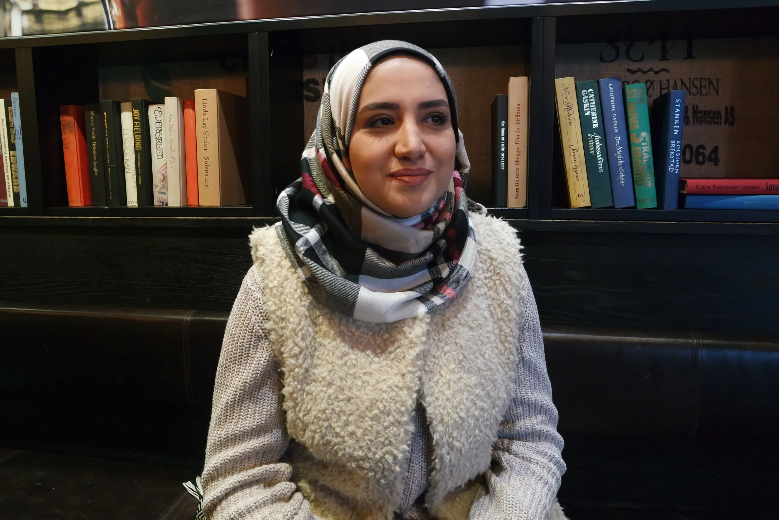 Hawra Kadhim er opprinnelig fra Irak og bodde i Finland i noen år før hun kom til Norge i 2005 . Nå har endelig sønnen fått hjelp. FOTO: Abloom
