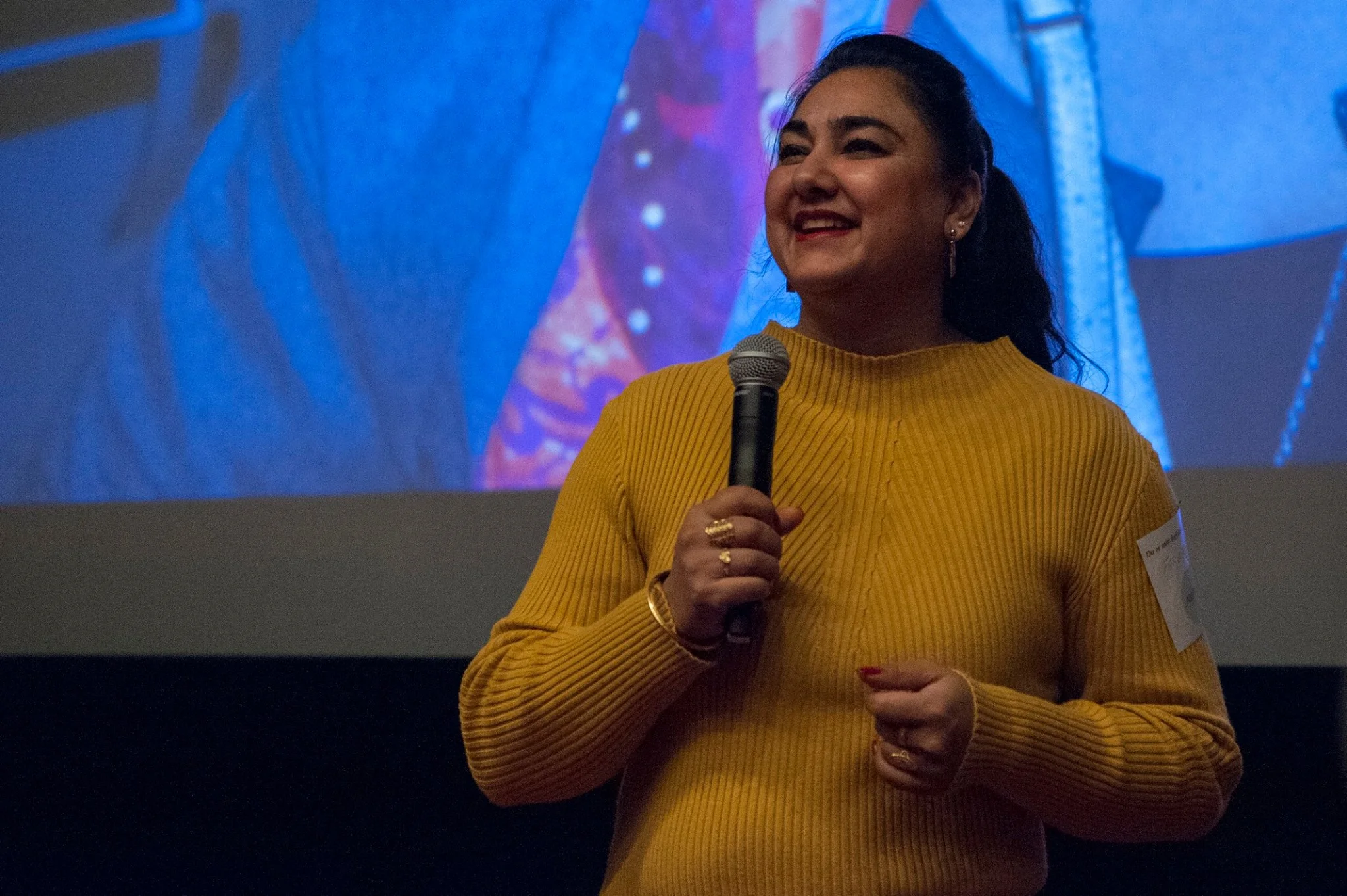 Norsk-indiske Parminder Kaur Bisal har lammelser etter poliomyelitt (polio). Det har aldri hindret henne i arbeidet med integrering de siste årene. Den dag idag jobber hun i rådmannens i Drammens stab, og er prosjektleder for områdesatsingen og levekårsløftet Fjell 2020 i Drammen kommune. Under festivalen holdt hun innlegg om sine erfaringer og inspirerte de 500 som hørte på.