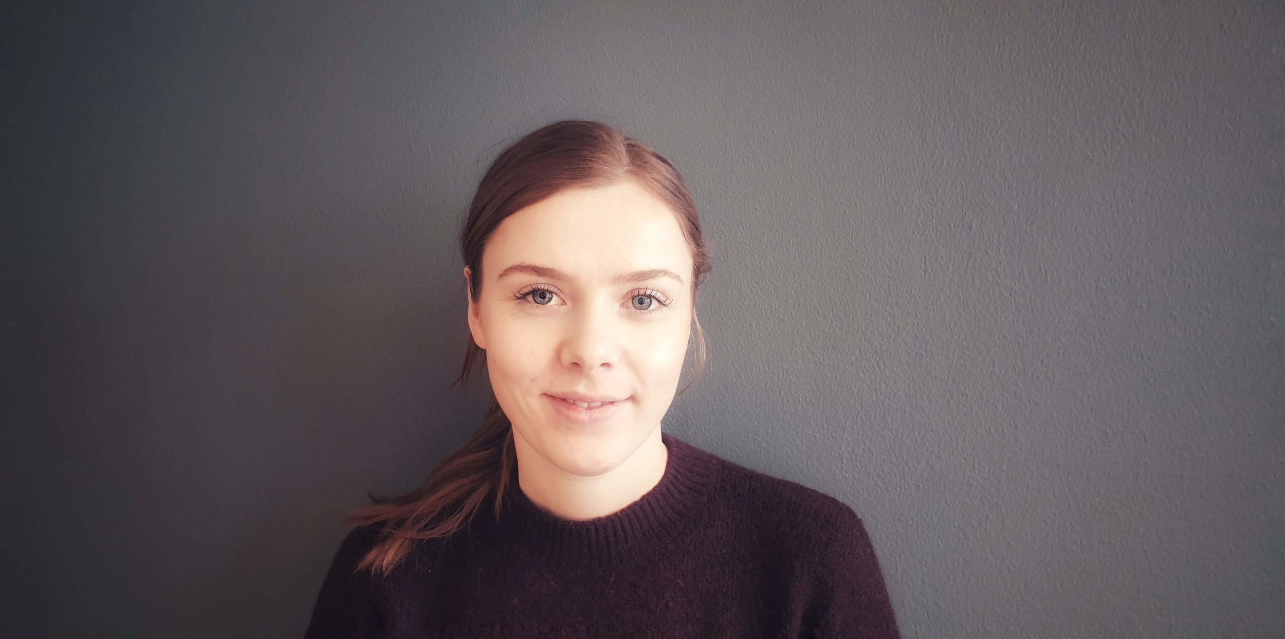 STERK OG ENGASJERT: Anett Øvald fra VG2 Helseservice på Ullern VGS har praksis i Abloom. Foto: Bjørn Lecomte