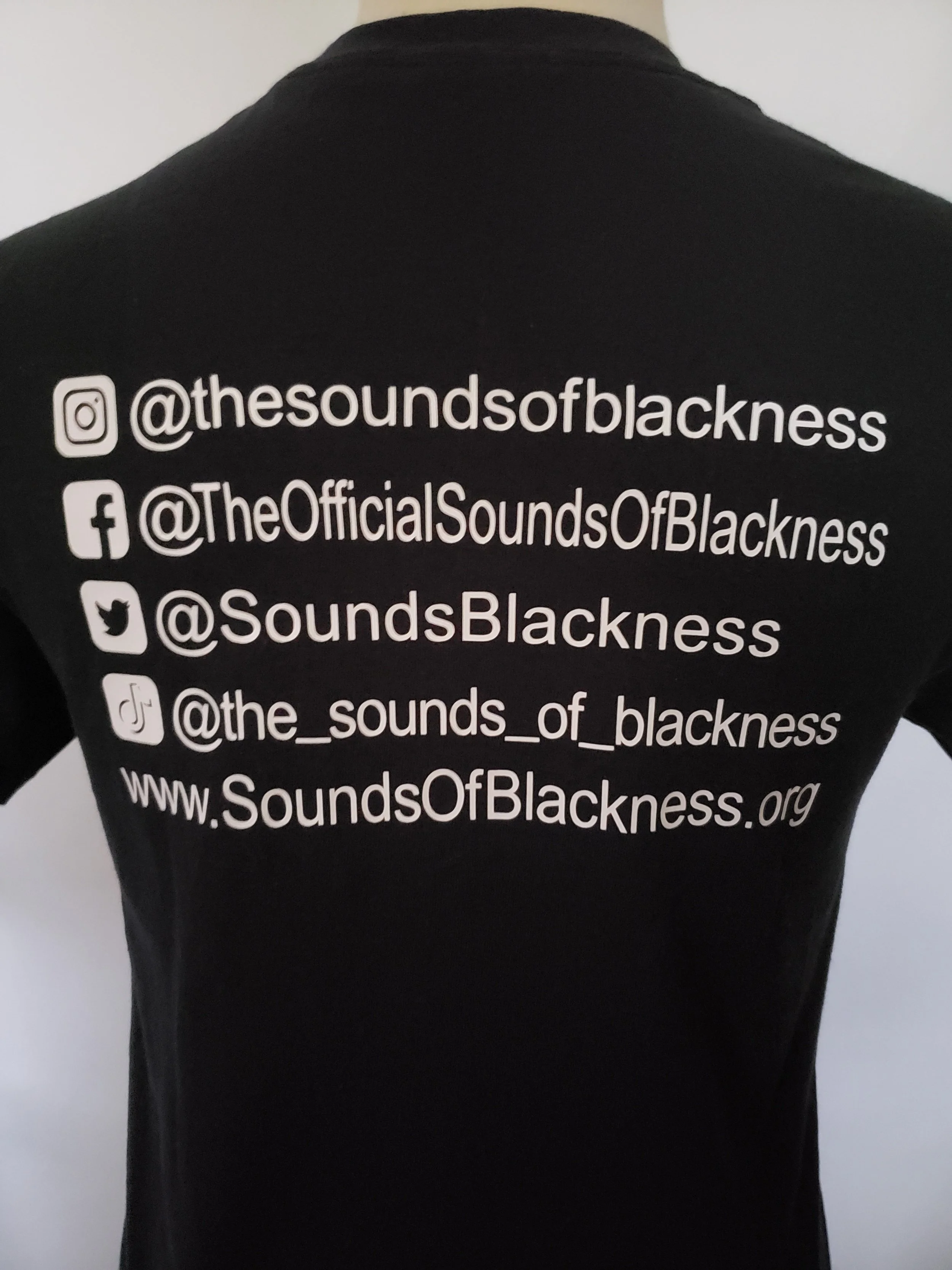 #URGONNAWIN v-neck t-shirt