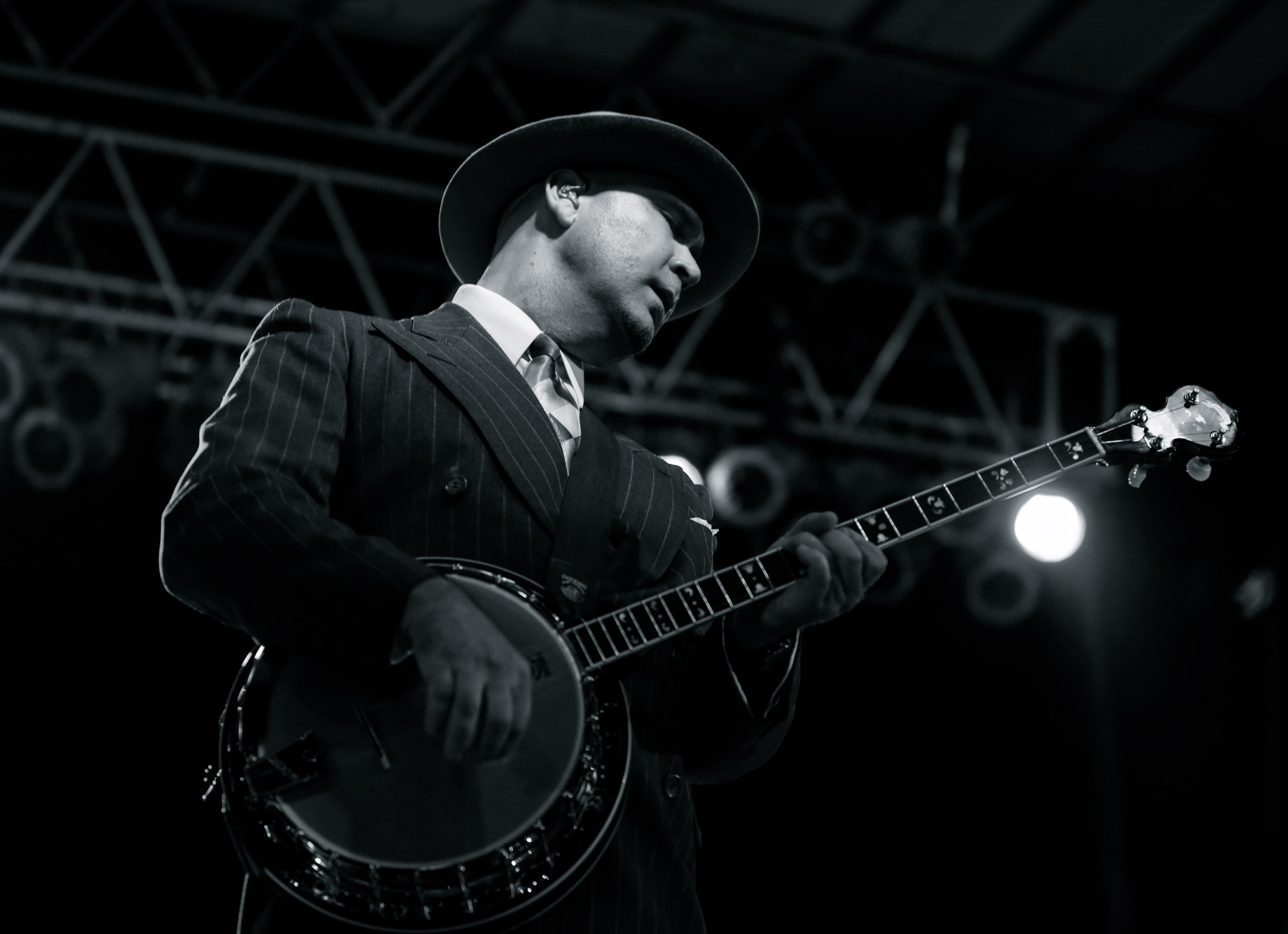 Big Bad Voodoo Daddy - big Bad Voodoo Daddy  1998. Big Bad Voodoo Daddy - this beautiful Life 1999. Old Banjo.