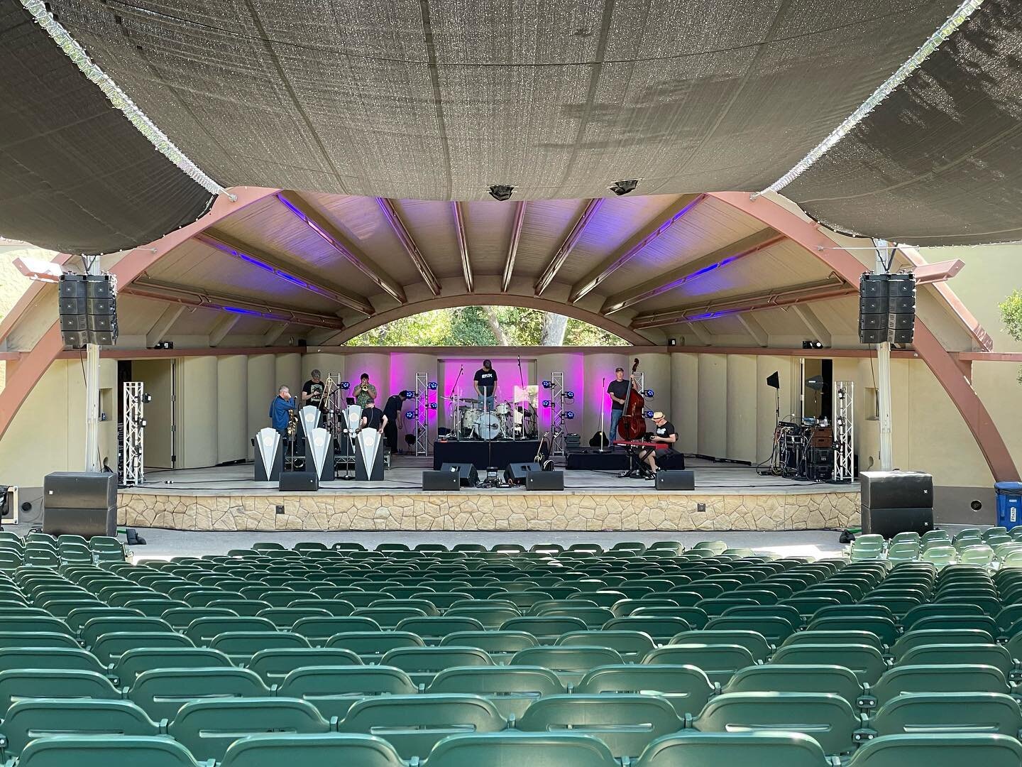 Hi Ojai! Where is everyone?

#libbeybowl #ojai #swingband #livemusic #concert #bbvdtour #bigbadvoodoodaddy