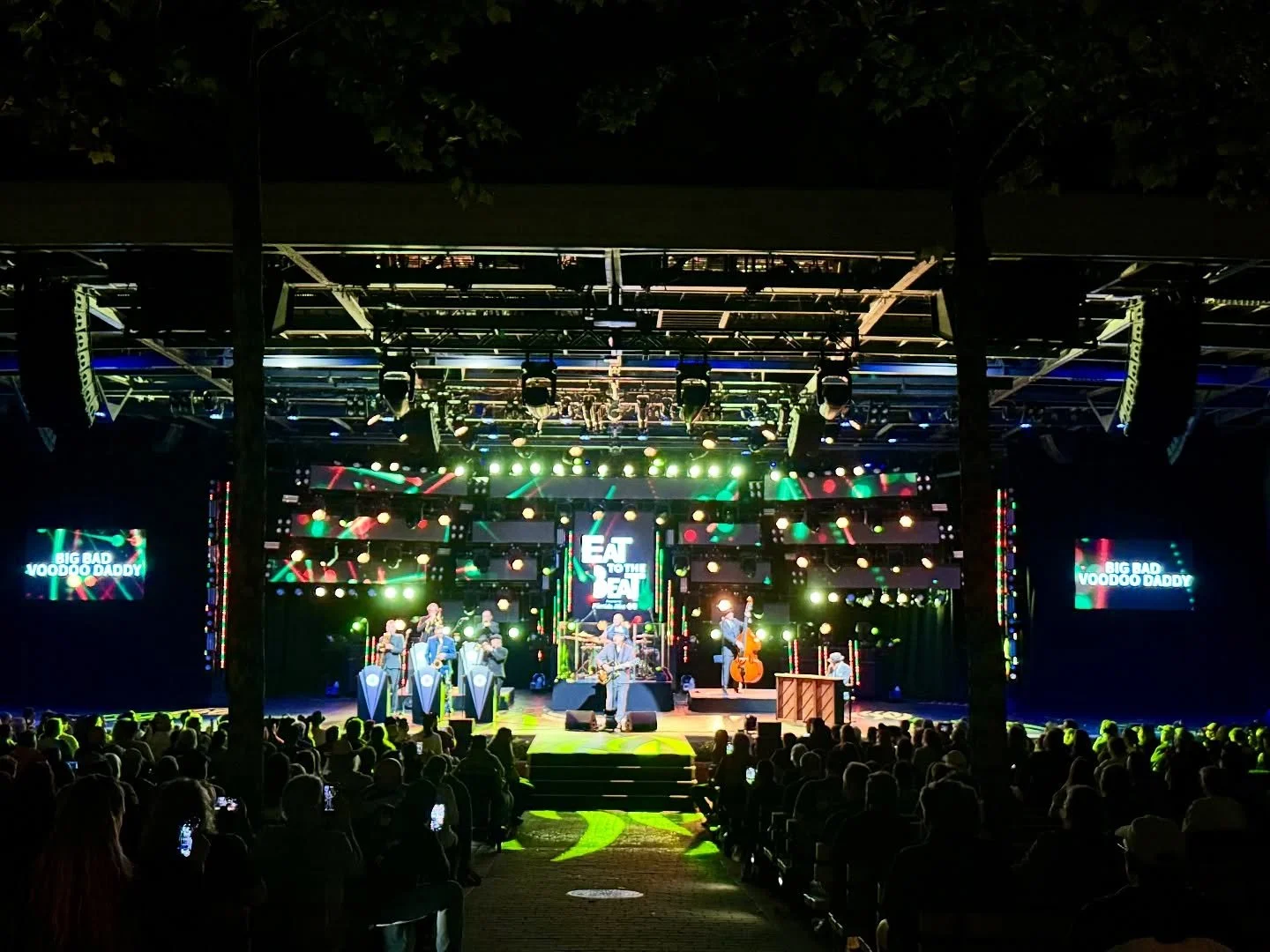 EPCOT day 2&hellip; we&rsquo;re speechless! Thanks for coming out ✨

#eattothebeat #EPCOT