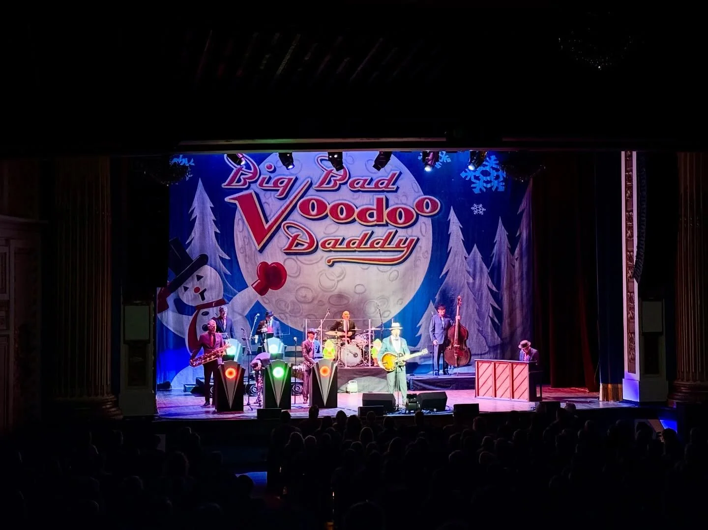 It was a winter wonderland last night in Minneapolis! Thanks for coming out (even in the snow) ❄️ ☃️

#BBVD #tour