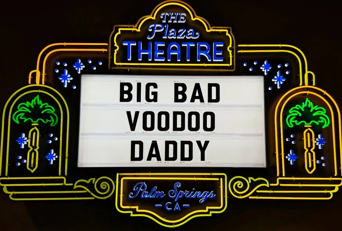 The final show of the holiday tour - Palm Springs, CA🎄✨

#Holidaytour #PalmSprings #BBVD