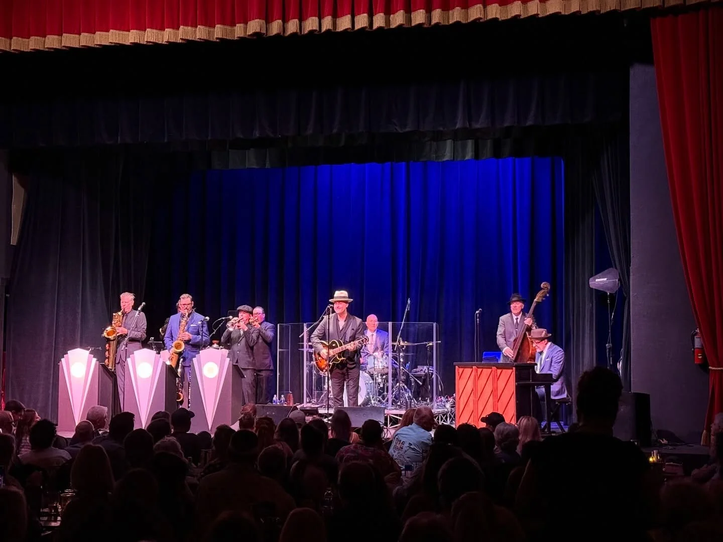 We love a Sunday matinee! Thanks for having us @keywesttheater 🎶🎤

#KeyWest #tour #swingmusic #bbvd