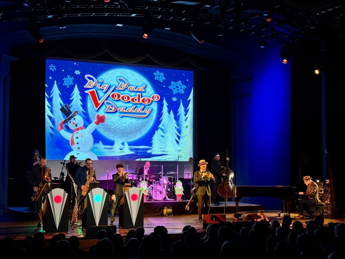 Fairfield, CT ❄️☃️ Did you enjoy the holiday show!? 

#BBVD #fairfieldct #tour