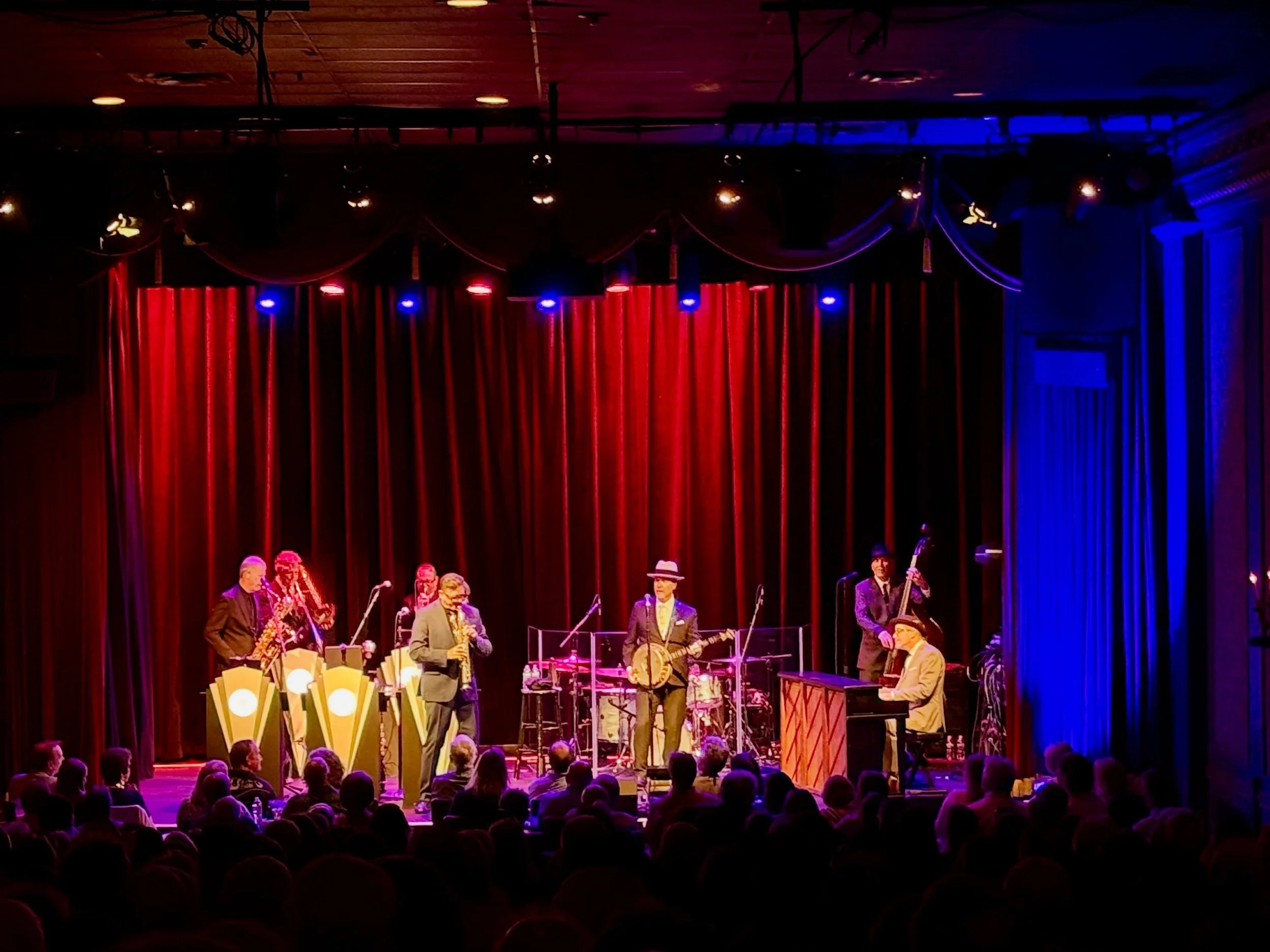 Sunday night at the Sellersville Theater! Couldn&rsquo;t ask for anything more 💃

#BBVD #ontour #SellersvilleTheater