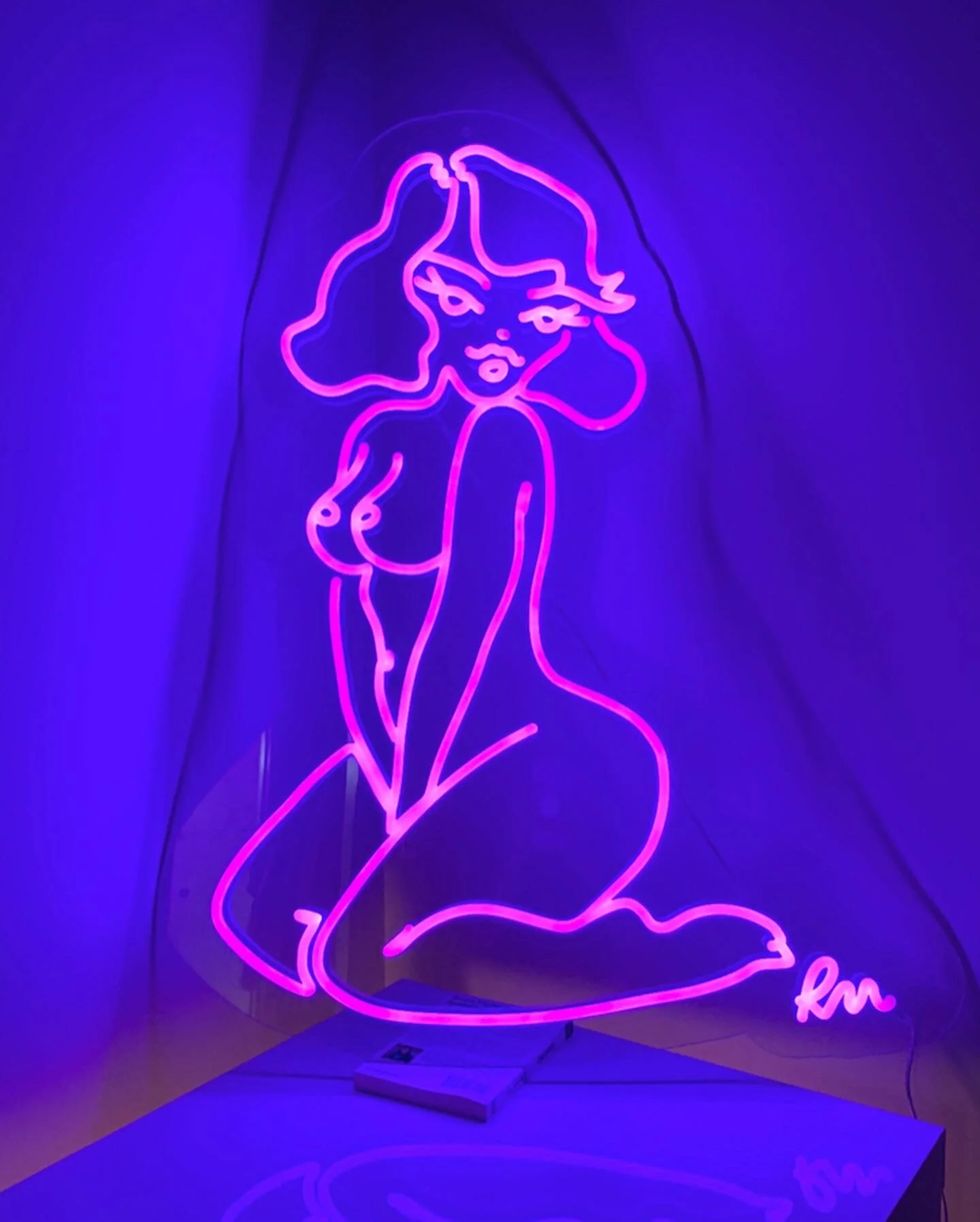 Neon_Full Brightness.JPG