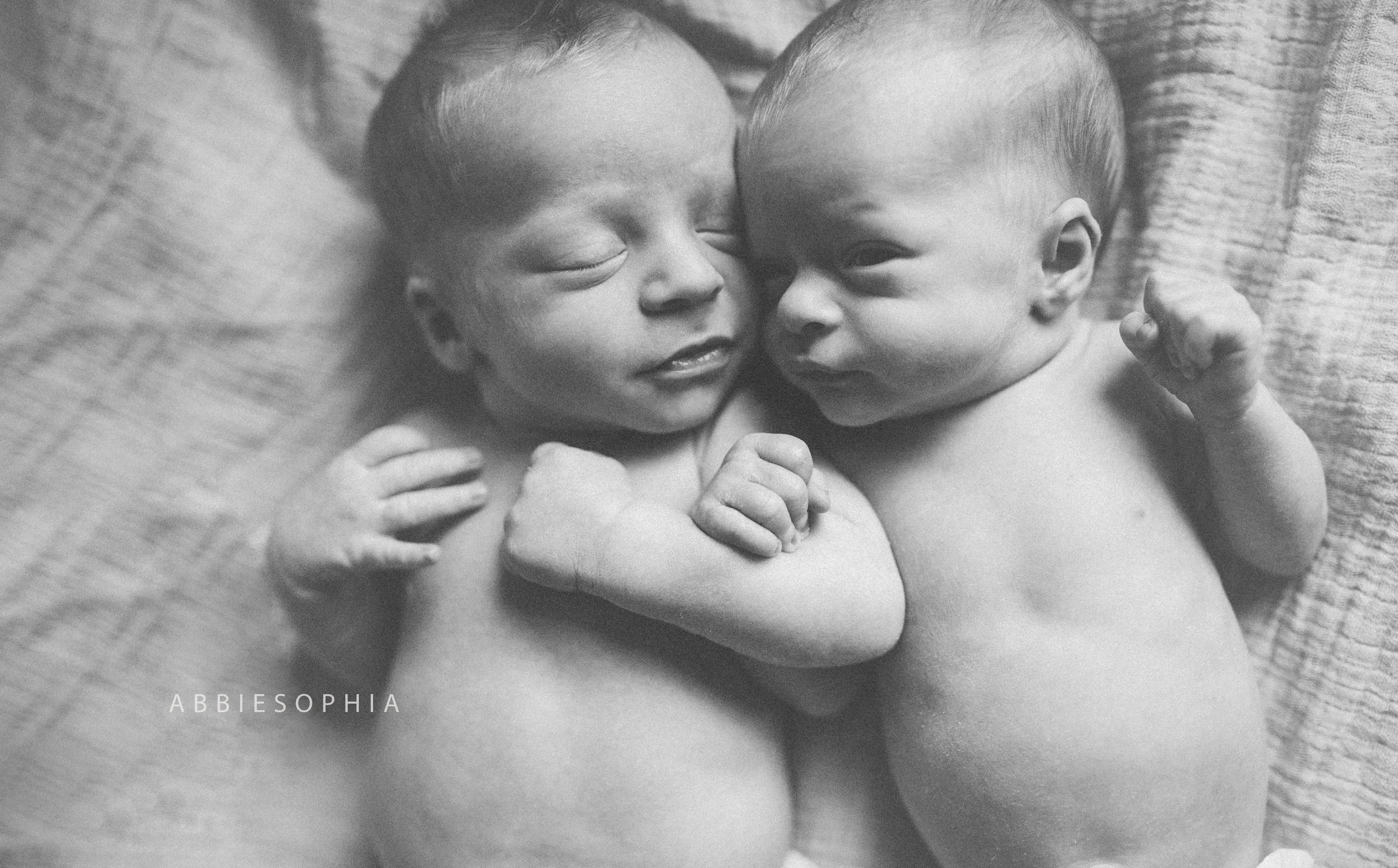 Watermark Twins-1040.jpg