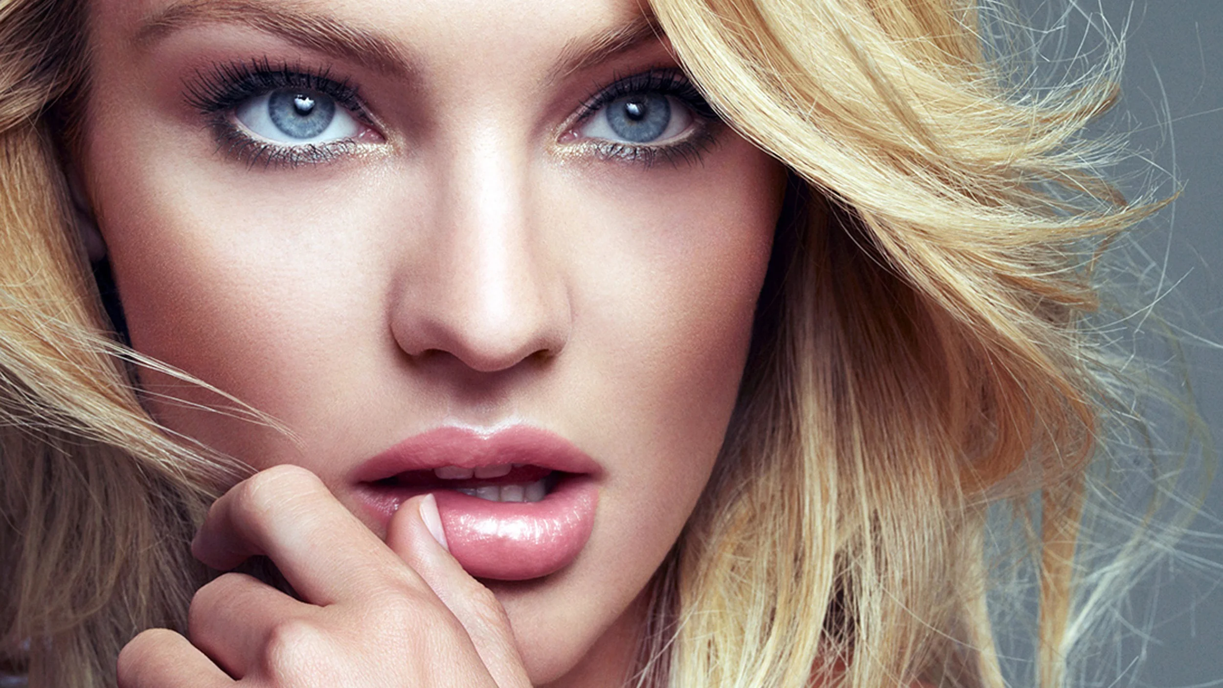 candice swanepoel_898255-2560x1440-7.jpg