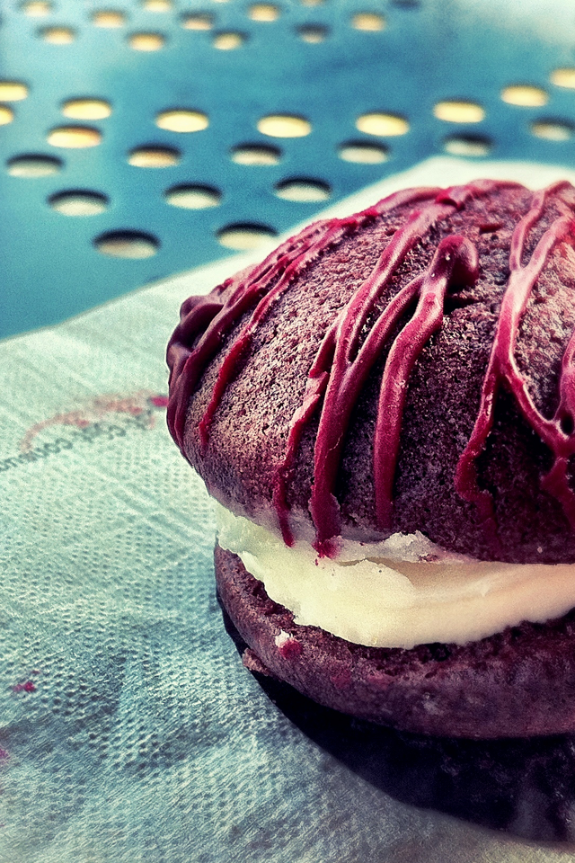 starbucks red whoopie pie iphone 4 wallpaper taken with iphone 4 by nir schneider.png