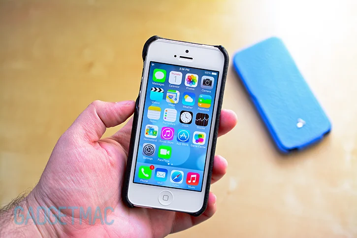 vaja_grip_iphone_5_case_front.jpg