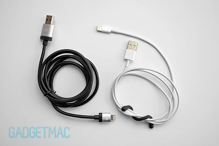 just_mobile_alucable_vs_apple_lightning_connector_usb_cable.jpg
