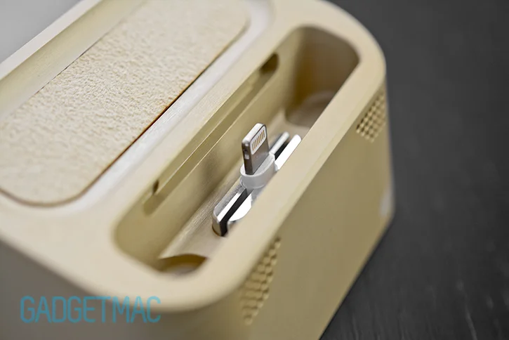 element_case_vapor_dock_au_gold_lightning_dock_for_iphone_5s_5_connector.jpg
