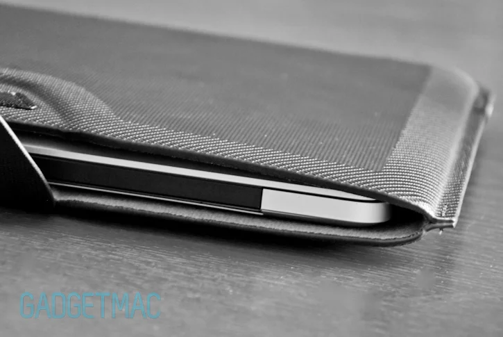 thule_gauntlet_2_enevelope_retina_macbook_pro_sleeve_1.jpg