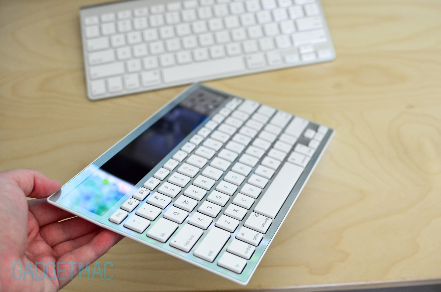 k760_wireless_solar_mac_keyboard.jpg