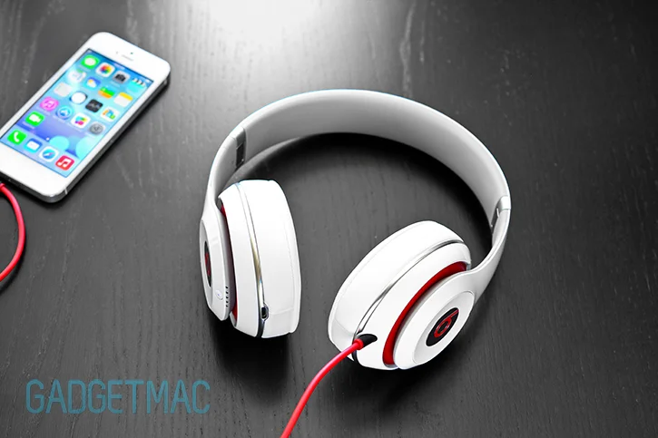 beats_studio_redesigned_headphones_iphone_5_6.jpg