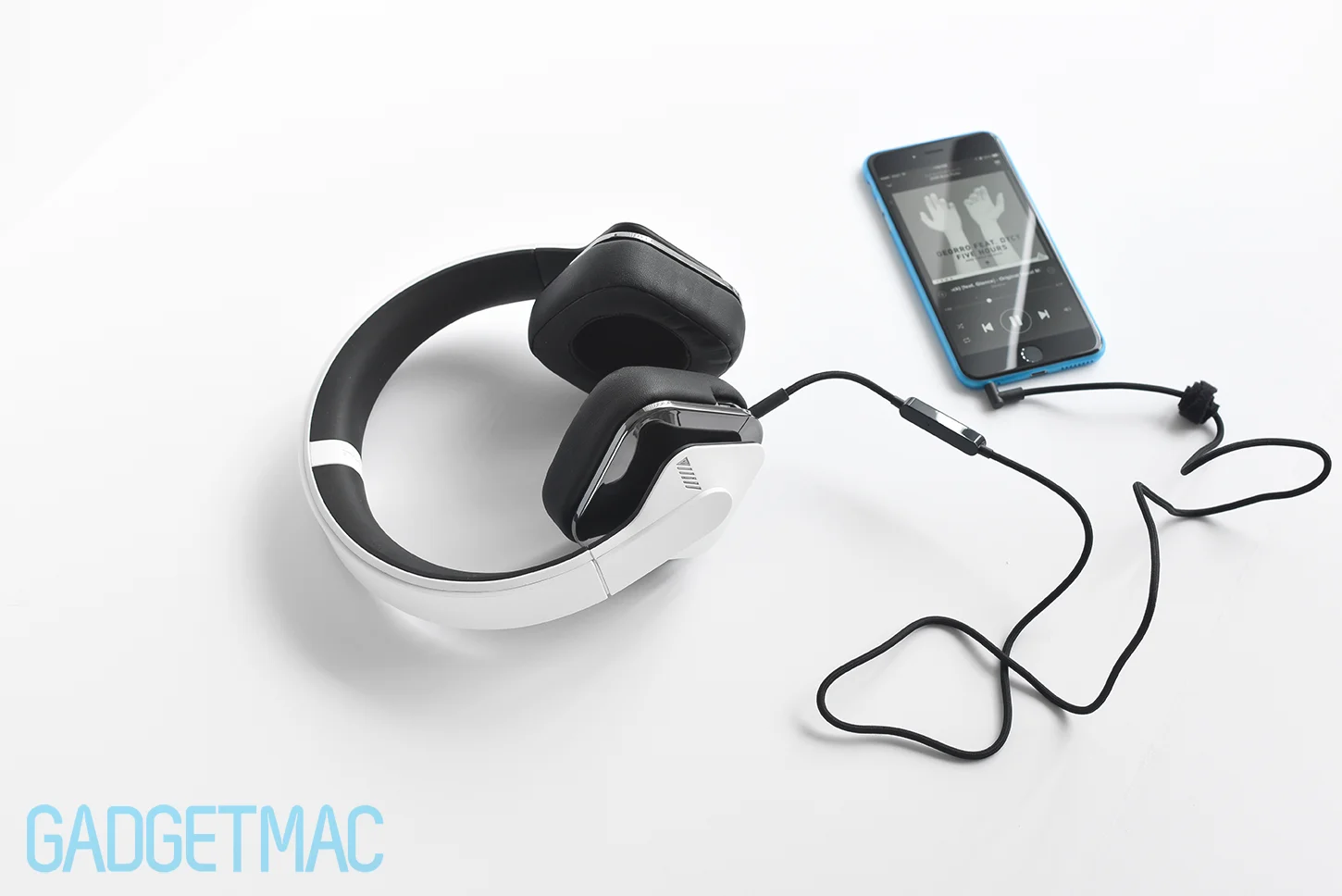 alpine-headphones-white-8.jpg