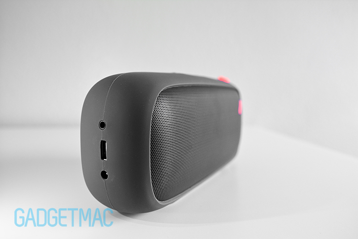 nudeaudio_move_l_portable_wireless_speaker_side_inputs.jpg