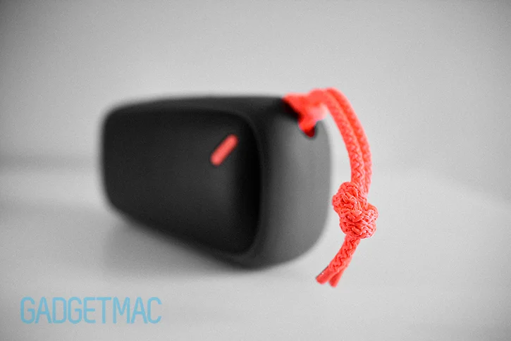 nudeaudio_move_l_portable_wireless_speaker_lanyard_cord_1.jpg