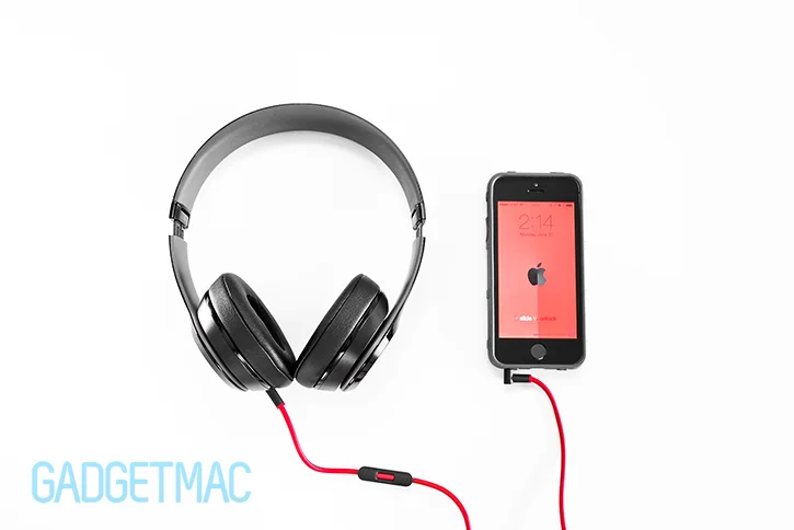 beats_solo_2_headphones_redesigned_top.jpg