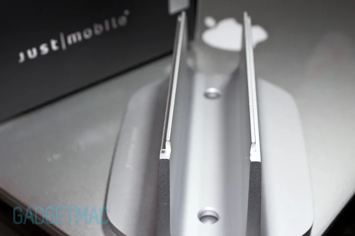 just_mobile_alubase_screws.jpg