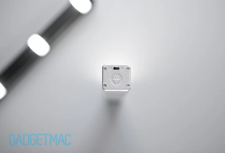 id_america_l_e_d_portable_light_bar_battery_charger_touch_sensitive_button_interface.jpg