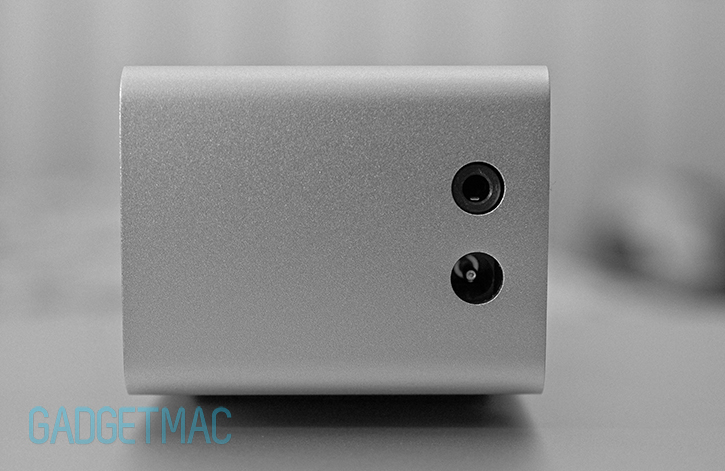 bose_soundlink_mini_side_inputs.jpg
