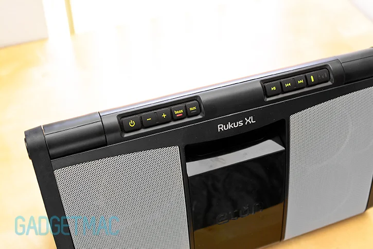 eton_rukus_xl_solar_powered_portable_wireless_speaker_controls.jpg