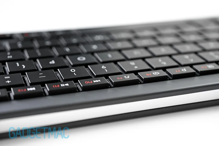 logitech_k830_wireless_backlit_keyboard_flat_keys.jpg