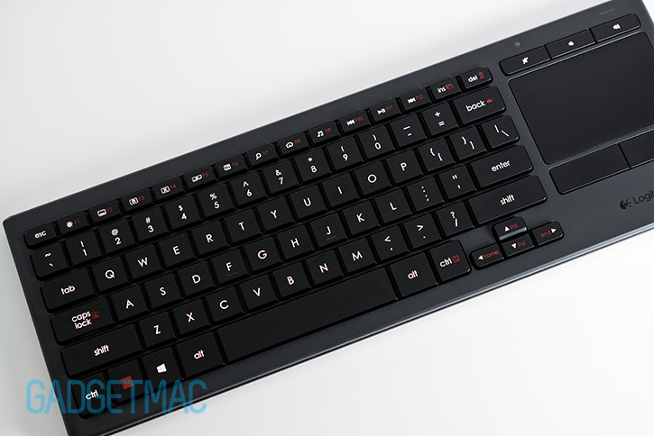 logitech_k830_wireless_living_room_all_in_one_keyboard_white_illuminated_keys.jpg