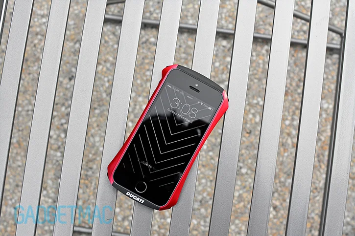 draco_design_ventare_a_ducati_aluminum_iphone_5s_bumper.jpg