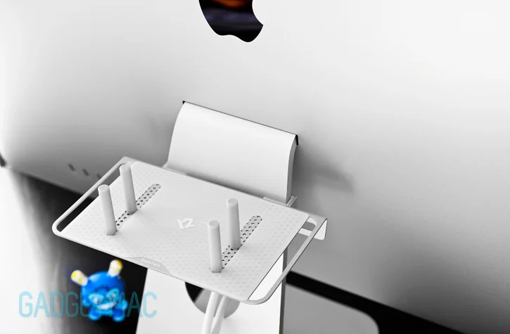 twelve_south_backpack_2_macbook_air_shelf.jpg