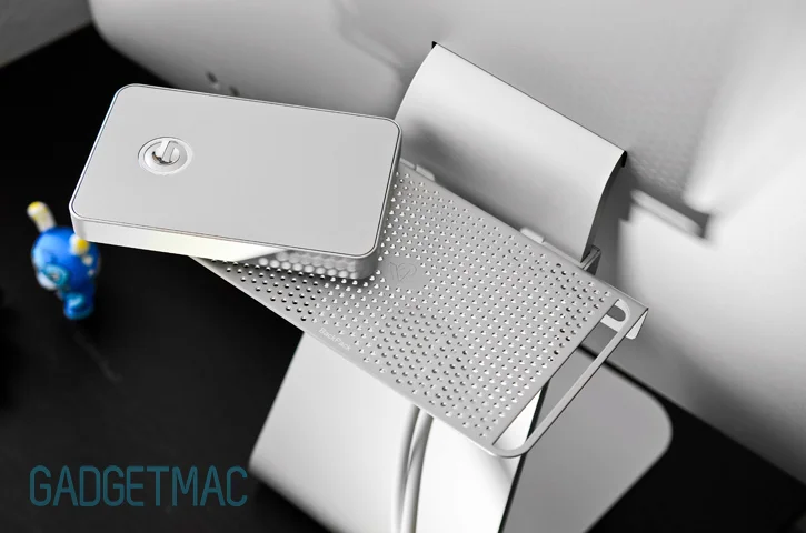 backpack_2_apple_imac_shelf.jpg