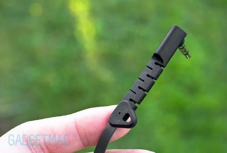 coloud_the_boom_headphones_plug.jpg