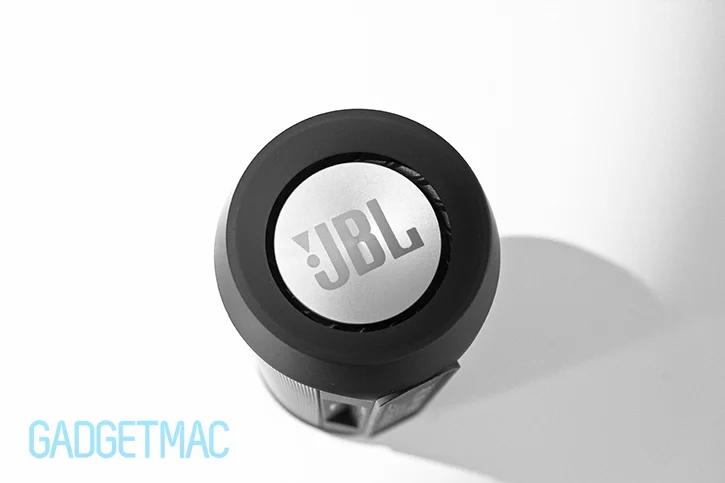 jbl-charge-2-passive-bass-radiator.jpg