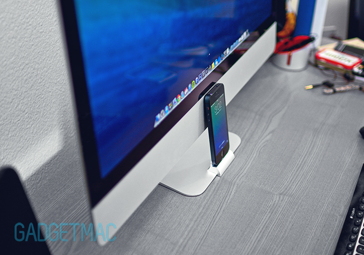 ocdesk_ocdock_iphone_5_imac_dock_restricting.jpg